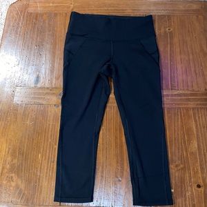 Athleta Stealth Capri Tight Black Size Small